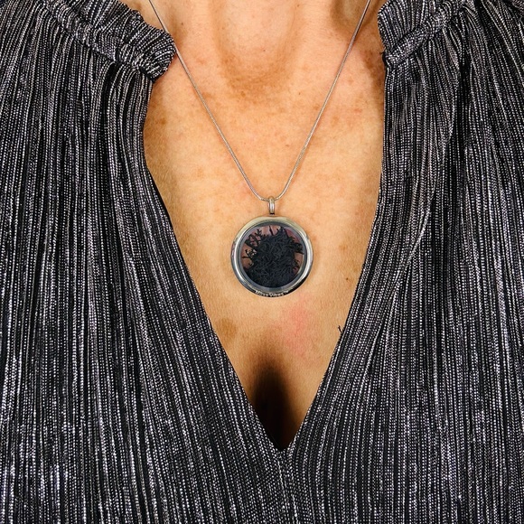 Eternal Moss Locket Pendant Necklace - Picture 11 of 14